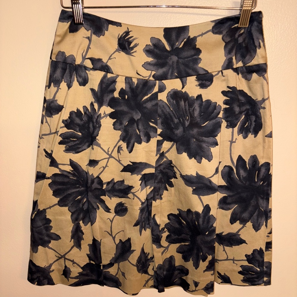 INC Y2K stretch floral skirt 2p
